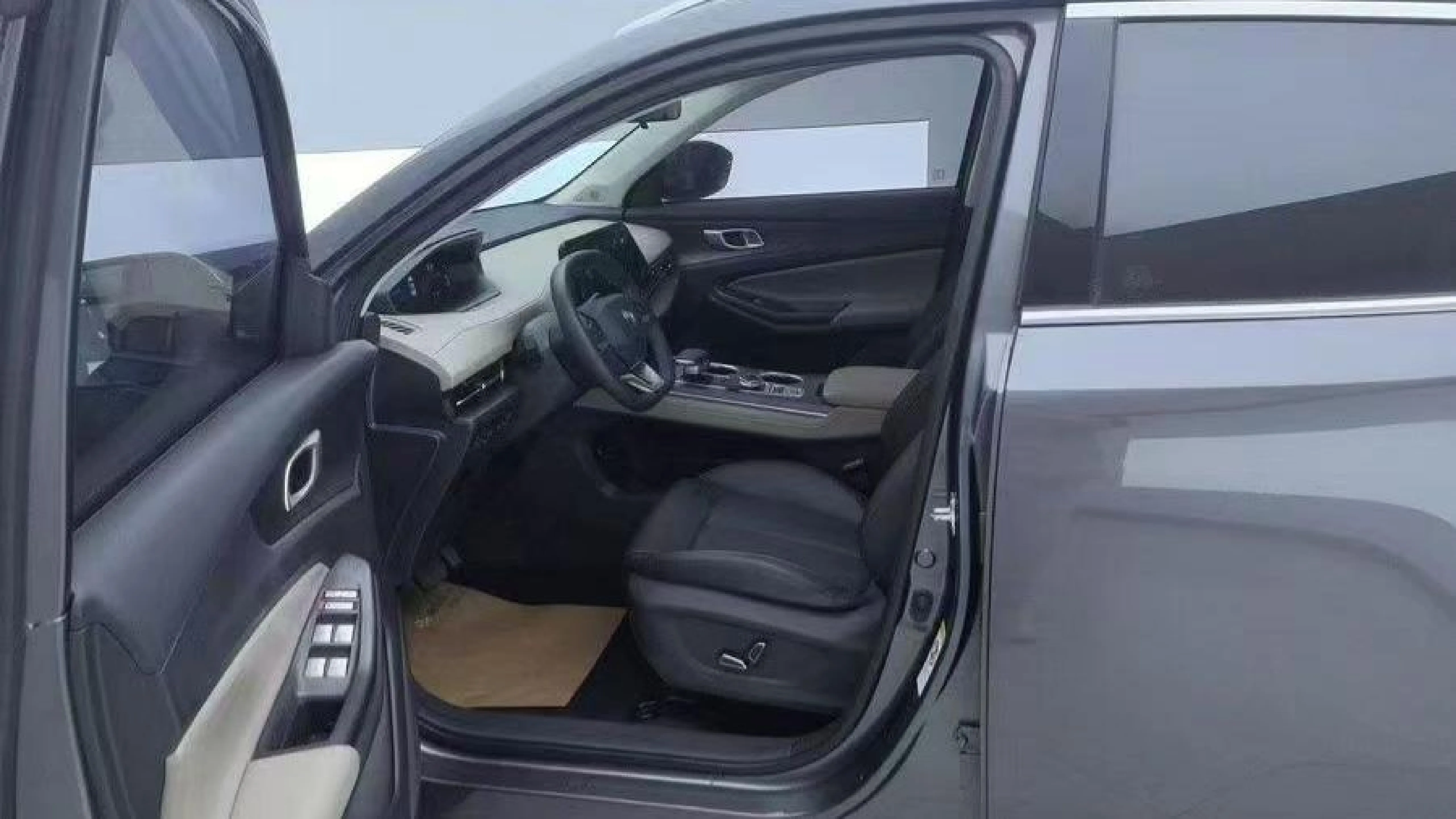 长安CS55PLUS 2022款 第二代 1.5T 双离合尊贵型_20260327105346_05.png