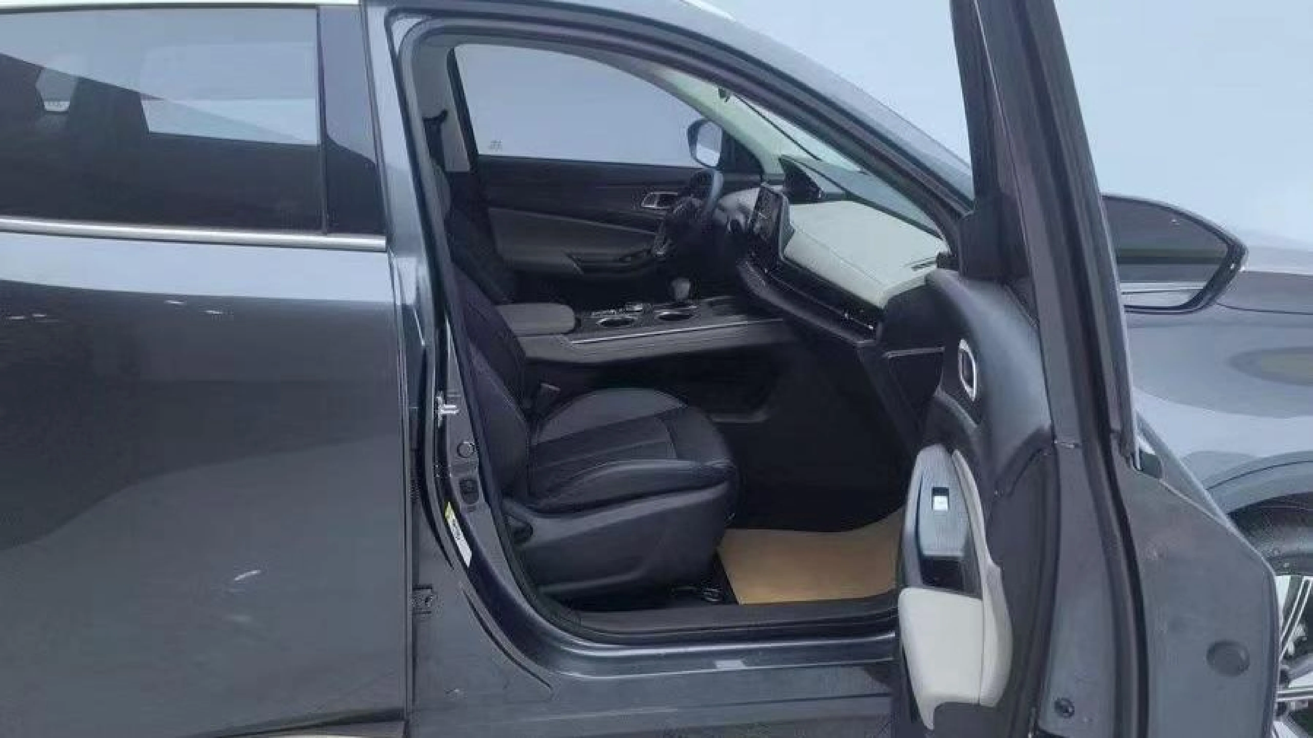 长安CS55PLUS 2022款 第二代 1.5T 双离合尊贵型_20260327105346_08.png